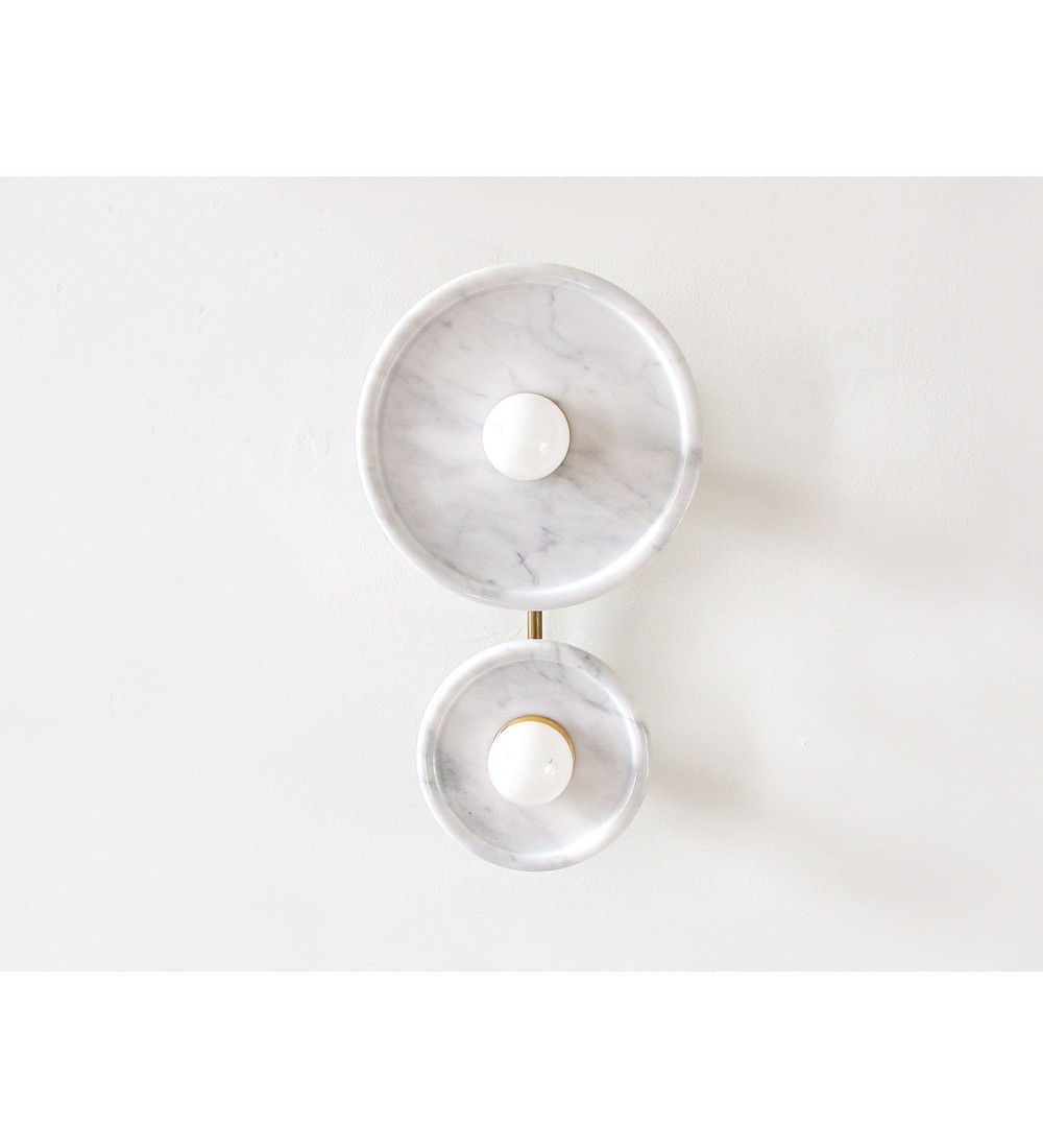 Double marble disc wall lamp with brass pillars